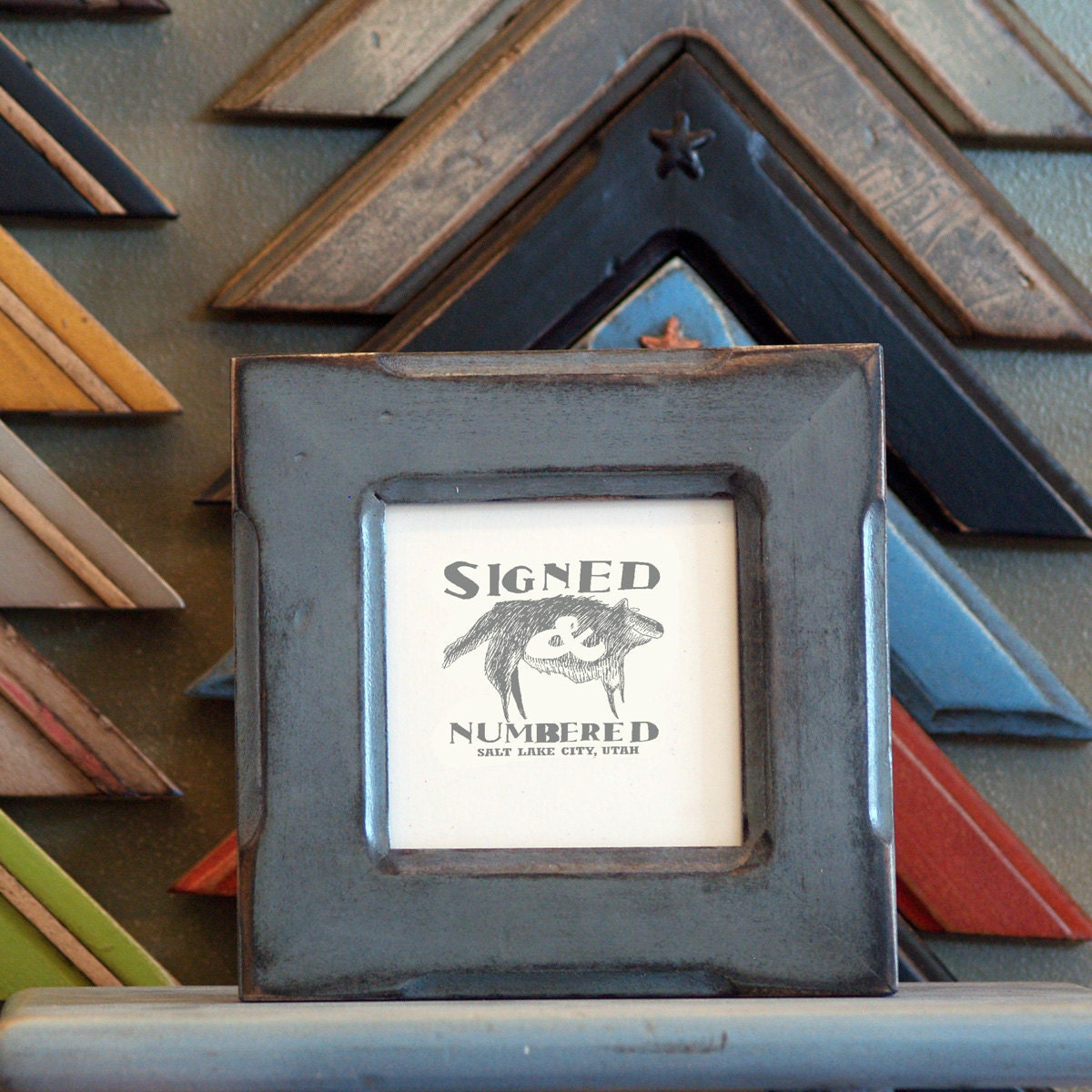 4x4 Square Picture Frame in Wide Bones Style with Super Vintage Black under Smokey Finish