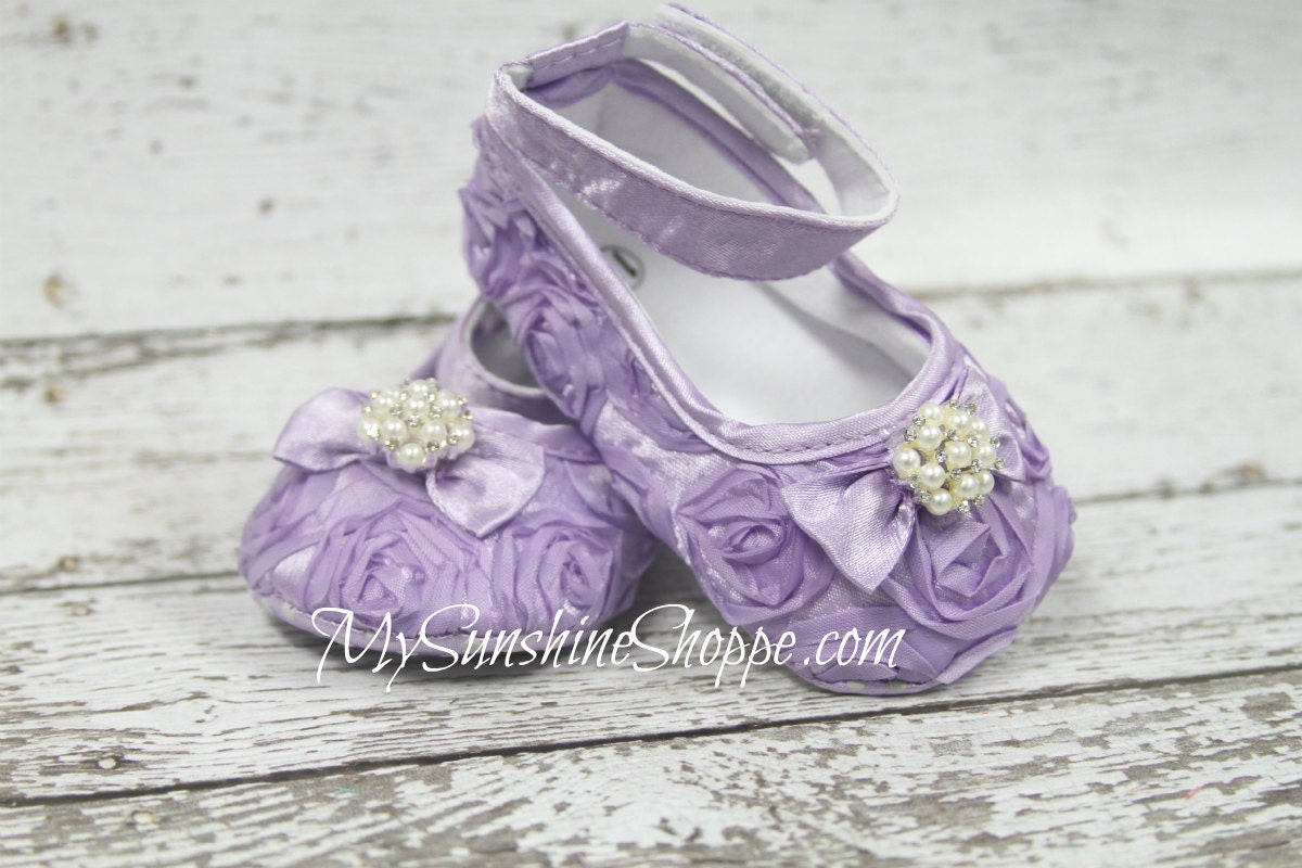 Boutique Style Baby Crib Shoes - Lavender Rosette with Pearls