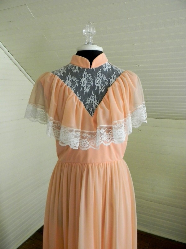 Vintage Victorian Style Formal Gown, Bridesmaid, Prom dress Size Med.