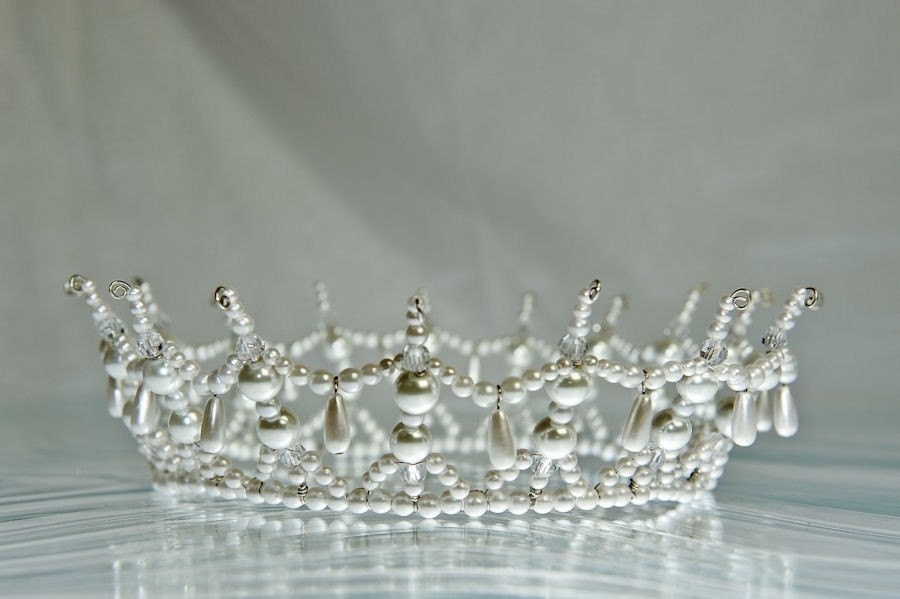 Young Victoria Full Crown