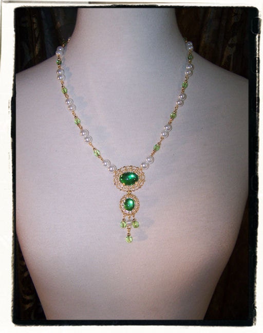 Green Envy Renaissance Tudor Necklace
