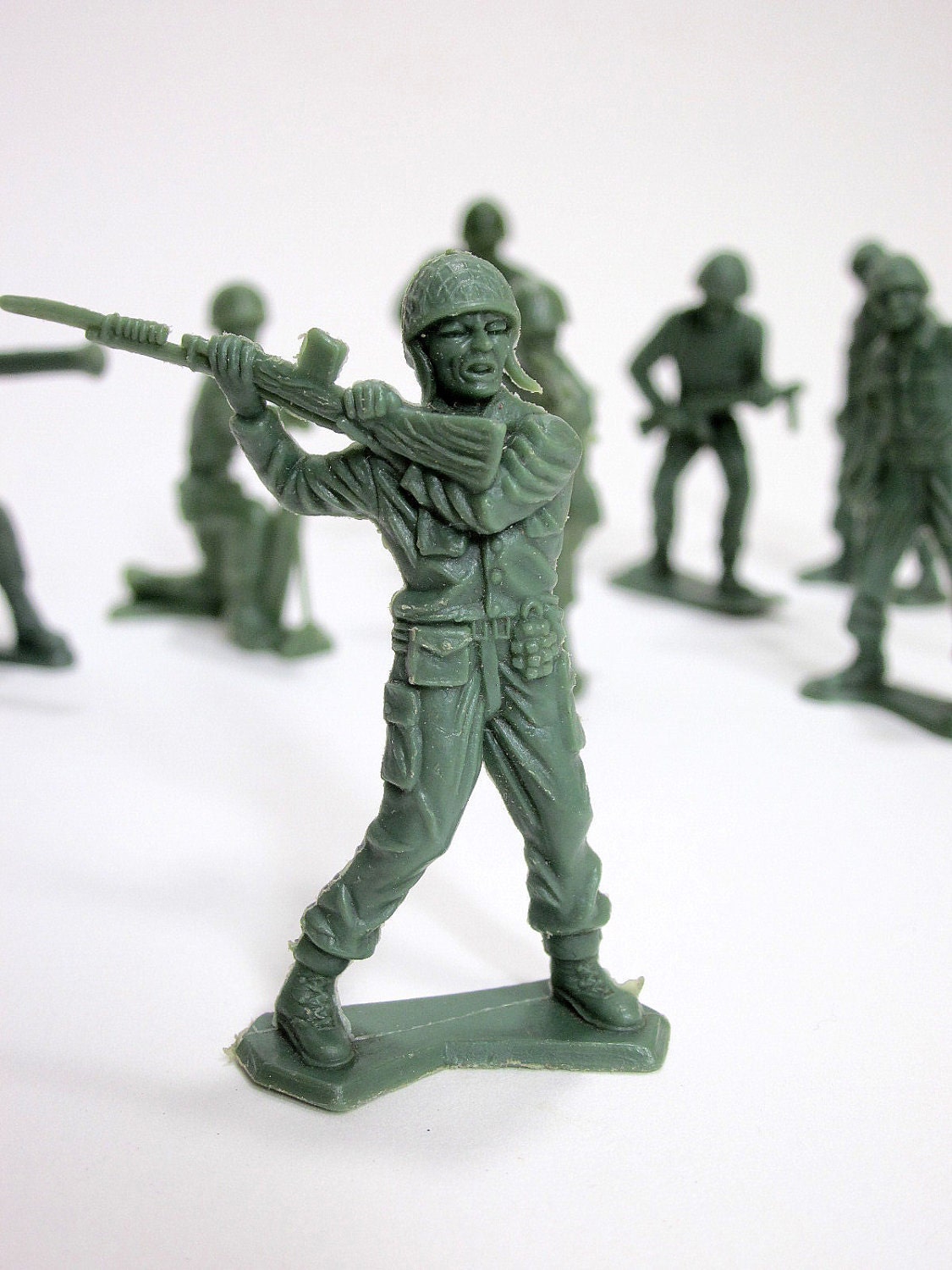 Vintage Plastic Soldiers 120