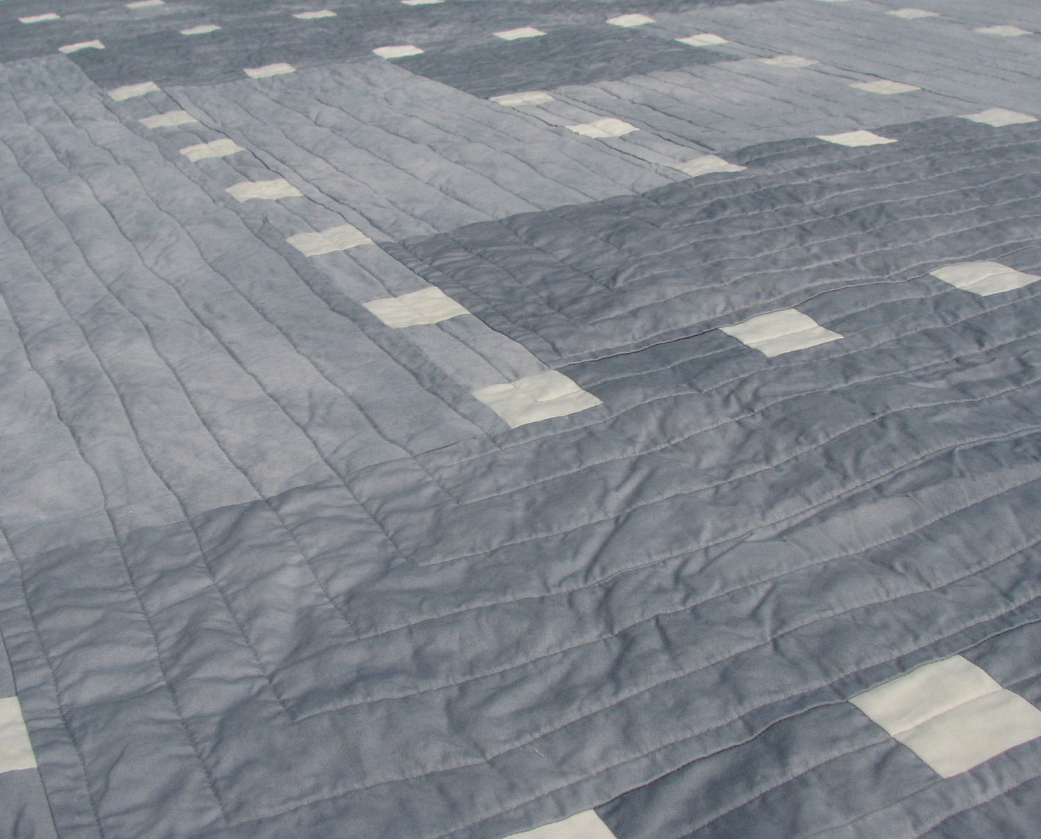 Modern Quilt Organic Cotton Geometric Spiral, Queen Size Grey and Cream