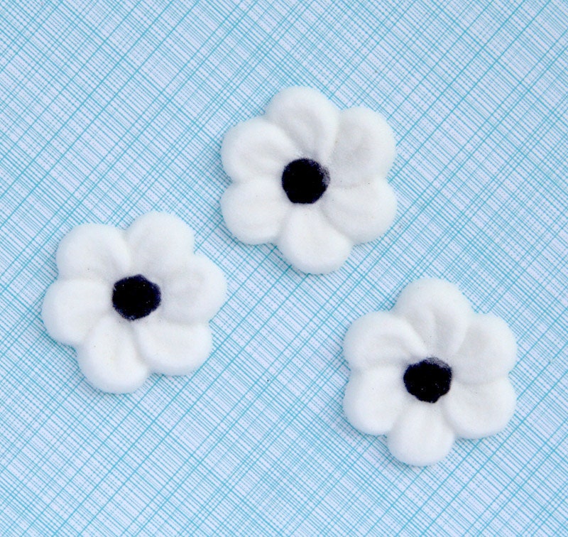 White Blossom Edible Sugar Decorations for Cupcake and Cake Decorating (12) Il_170x135