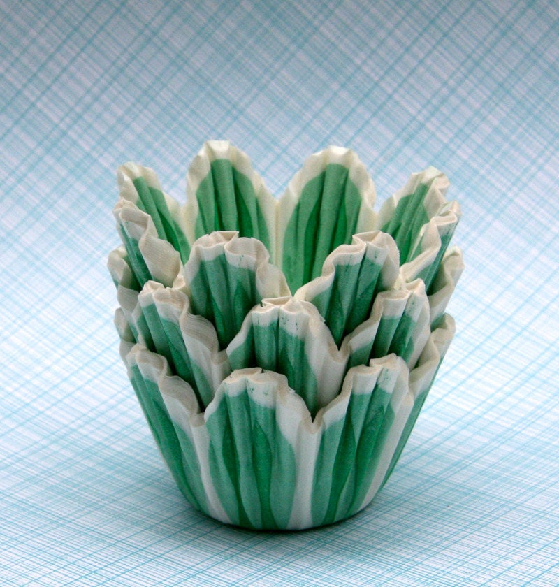 MINI Green Tulip Cupcake Liners (60) Il_570xn