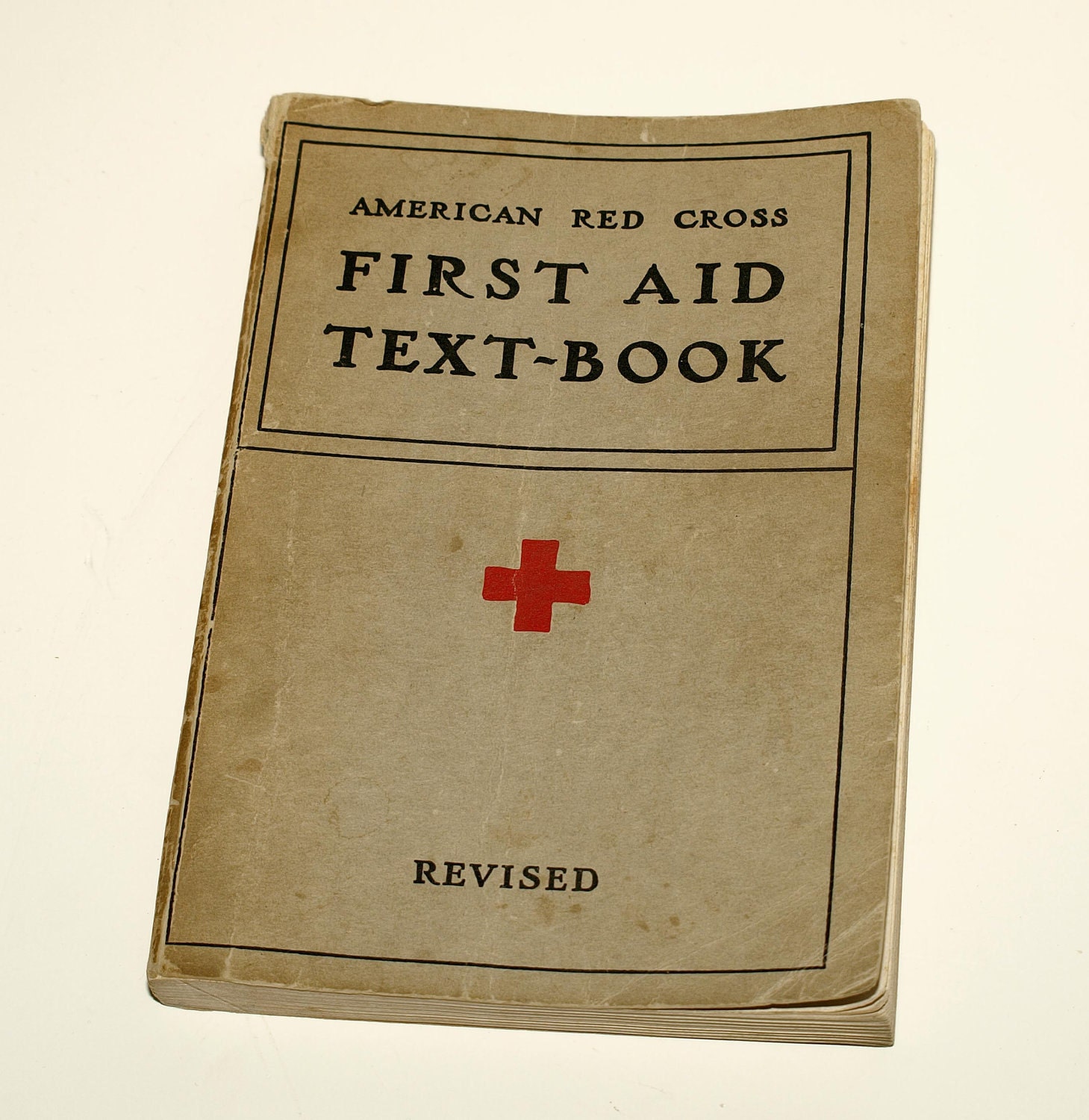 Red Cross First Aid Book, 1940, Full of Great Illustrations, Great Gift for Medical Professional - SHIPPING INCLUDED within continental US
