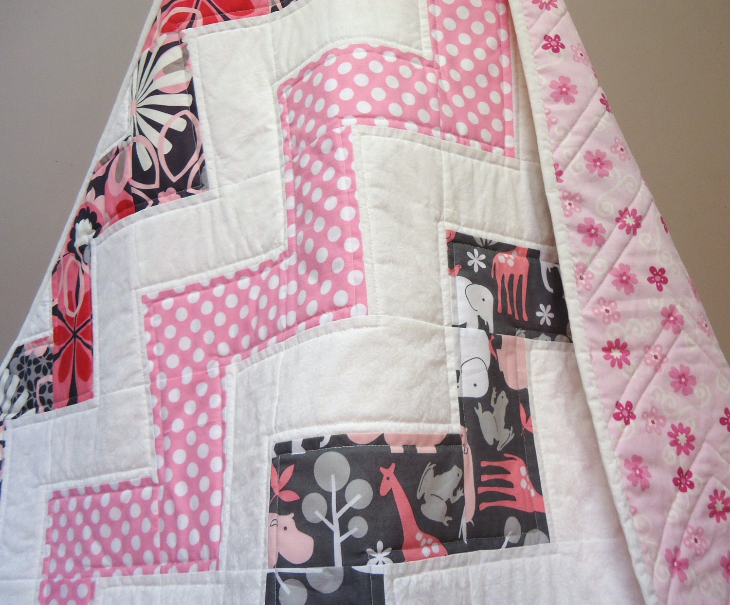 Toddler Quilt Baby Girl - Chevron quilt - Gray and Pink