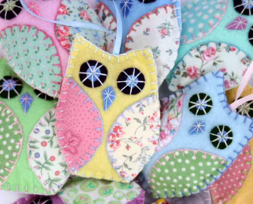 Owl hanging ornaments. Pastels, set of 3.