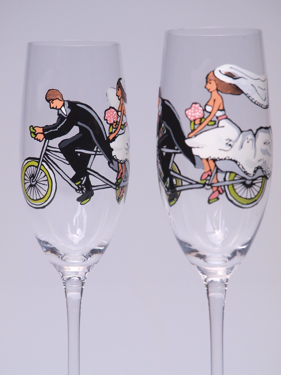 Hand painted Decoration Wedding Toasting Flutes Set of 2 Personalized Champagne glasses Groom and Bride on Bicycle