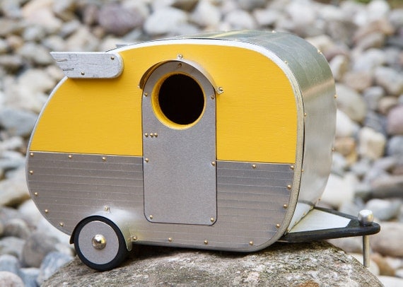 Vintage Camper Birdhouse