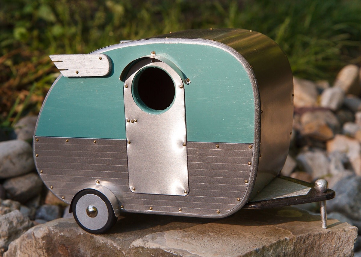 Vintage Camper Birdhouse