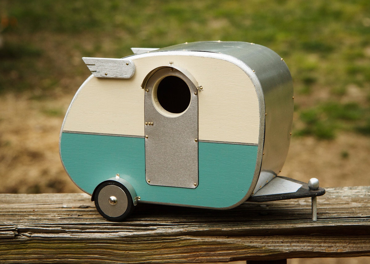 Vintage Camper Birdhouse