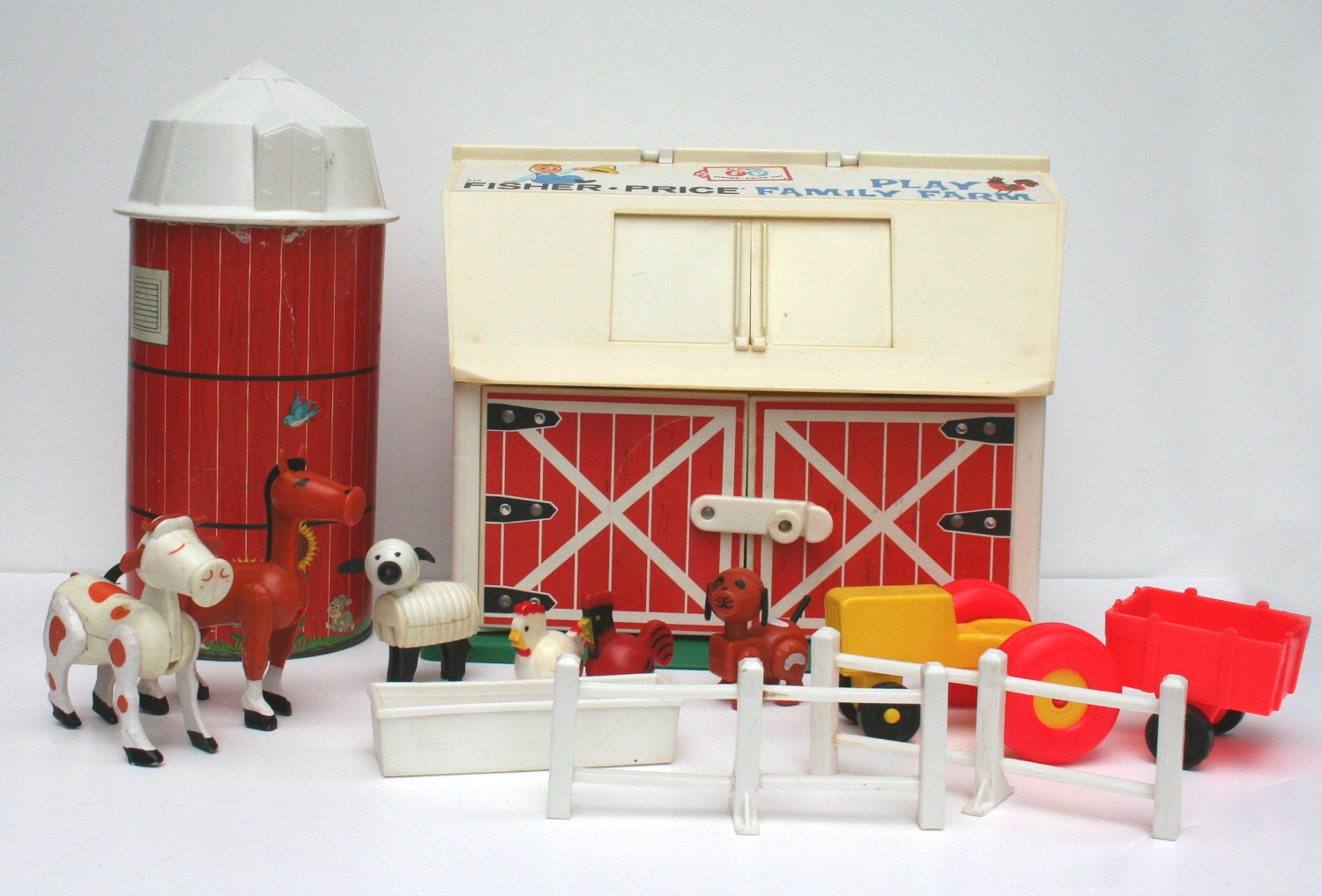 Vintage Fisher Price Family Farm Model 915 with Barn Silo and Accessories
