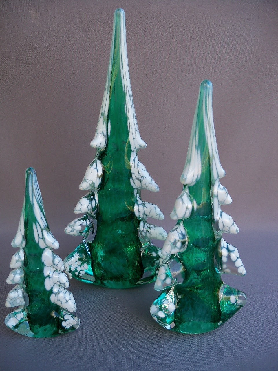 hand blown art glass christmas trees set of 3 by route4glass hand blown art glass christmas trees set of 3 by route4glass