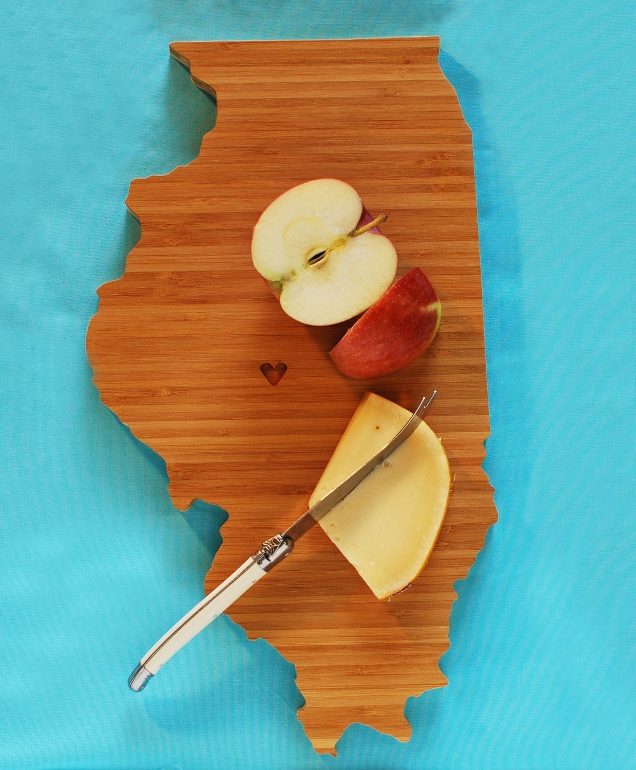AHeirloom's Illinois State Shaped Cutting Board