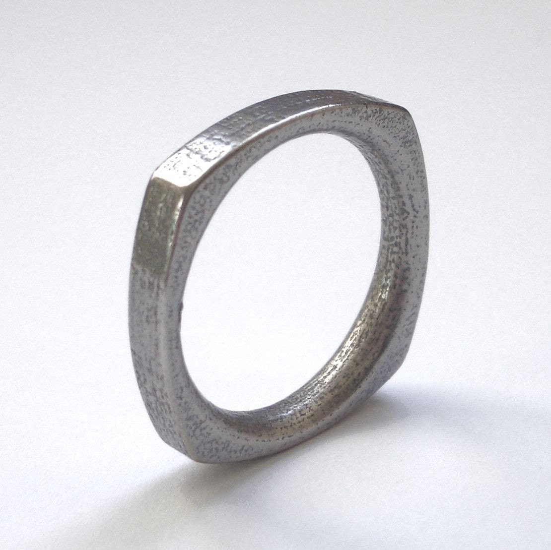 Shouldered ring in Stainless Steel (heavy) ring