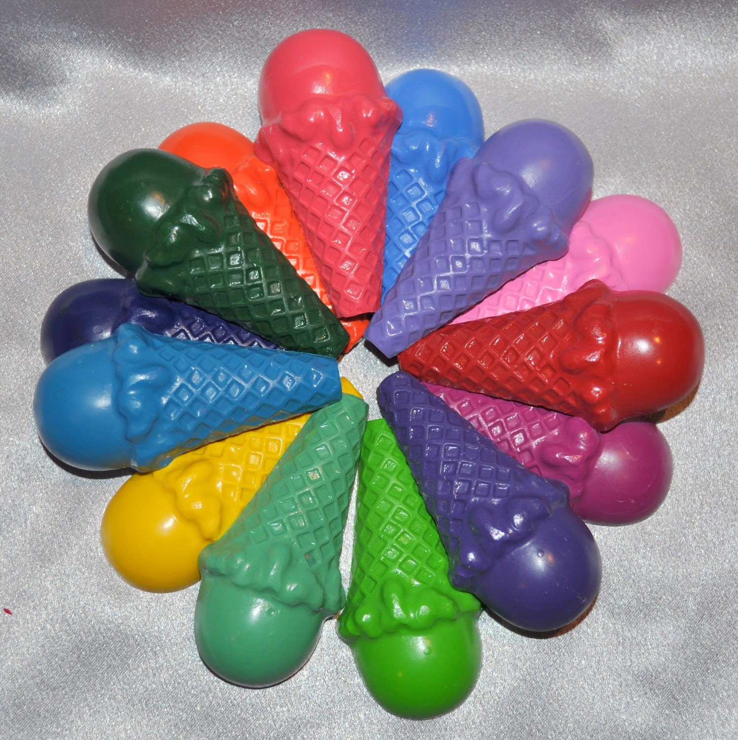 Recycled Crayons Ice Cream Cone Shaped 14 Total Il_170x135
