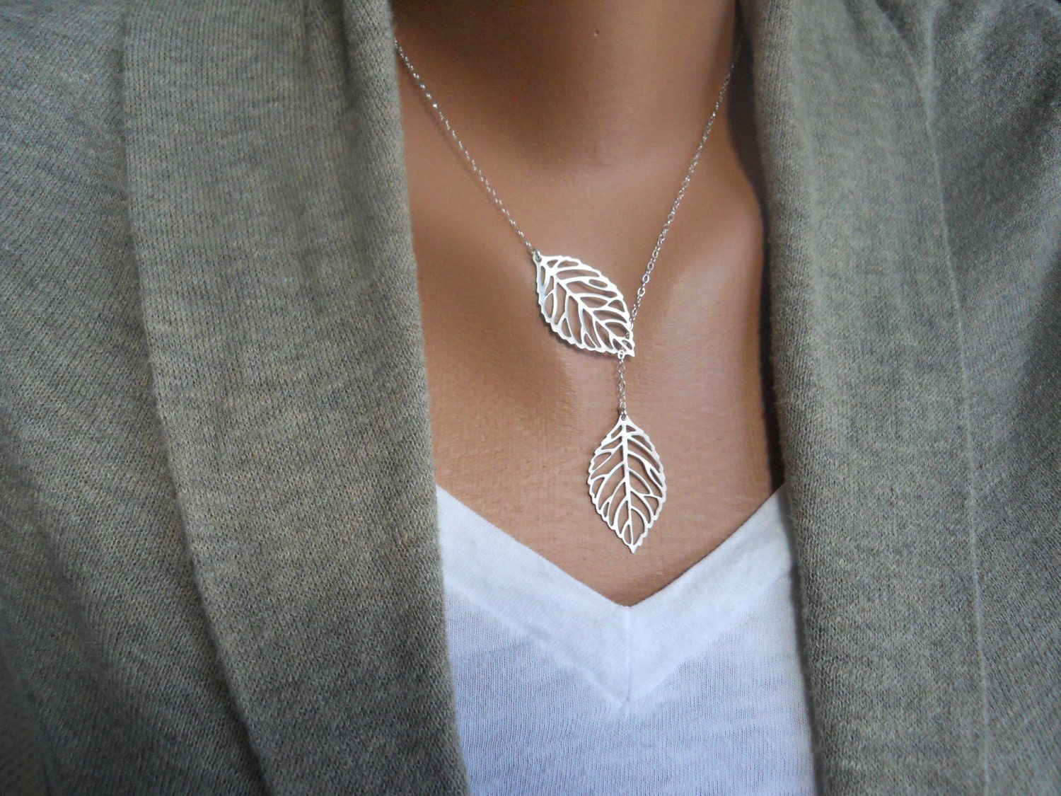 Leaf Lariat