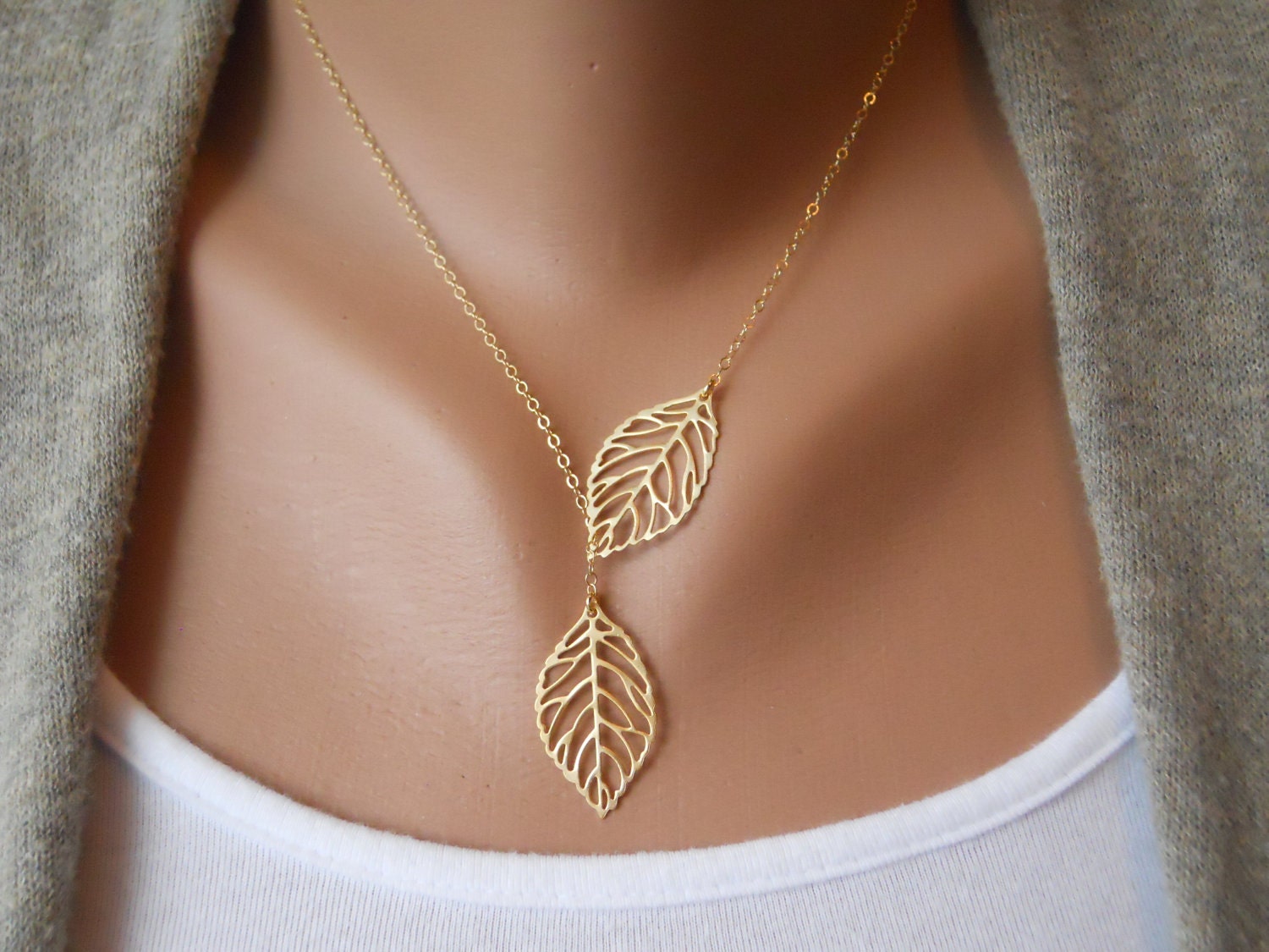 Leaf Lariat in Gold