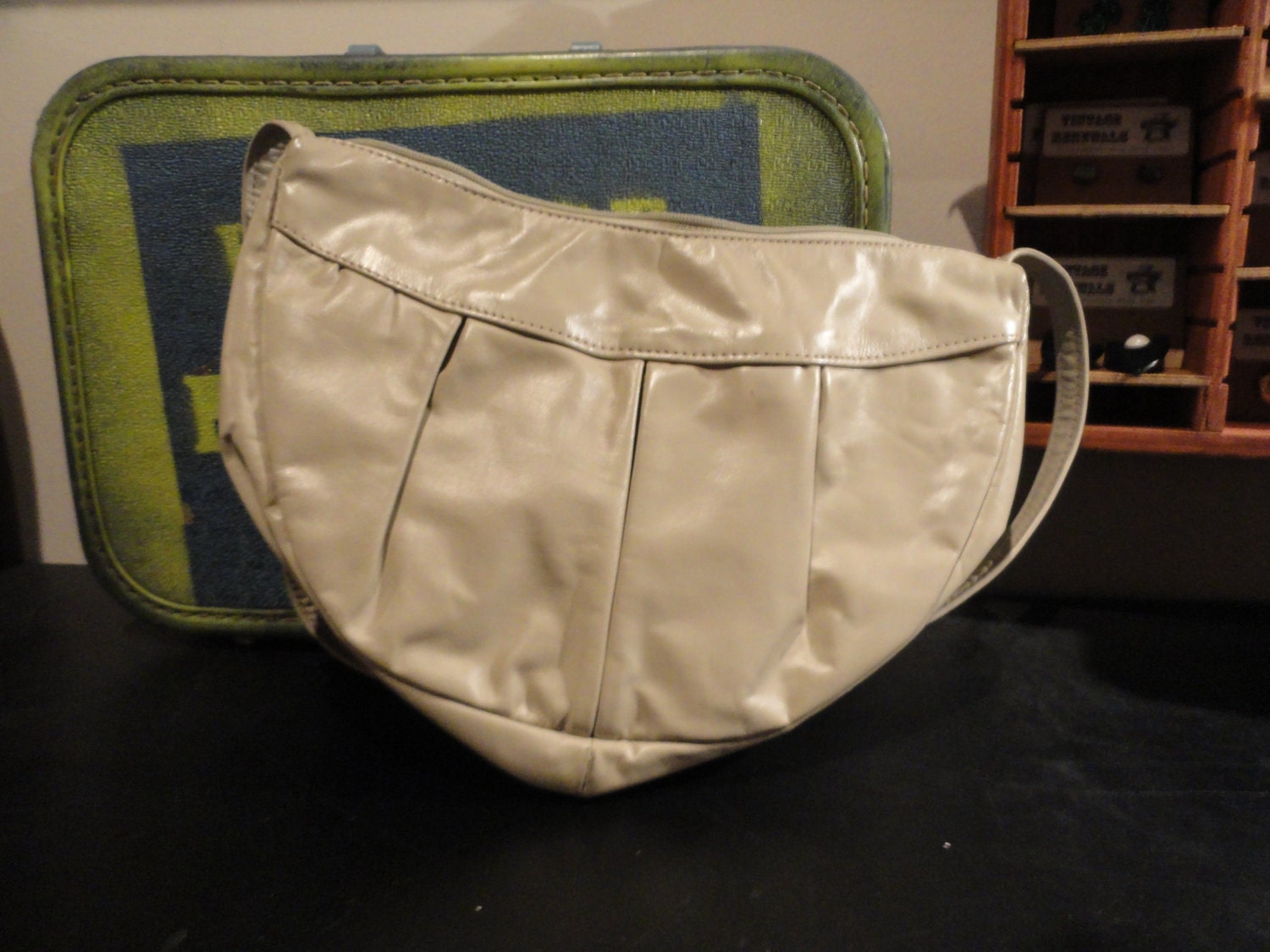 Cream Cresent Purse VR1539p