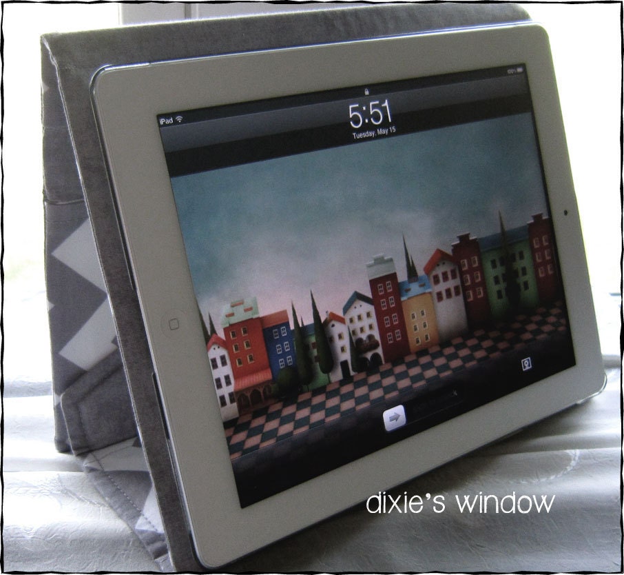 The NEW iPad - iPad 1 - Pad 2 - Snap-On Book Style Case - Chervon in Grey