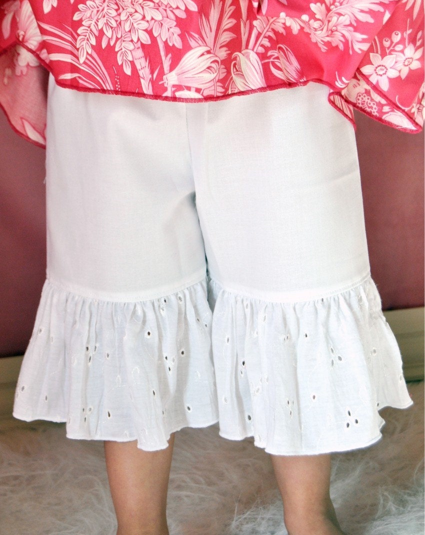 White petticoat capri pants / Sizes 12m 18m 2t by xxLittleBoatsxx