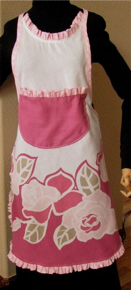 OOAK APRON VERA Tablecloth vintage in pinks raspberry and white