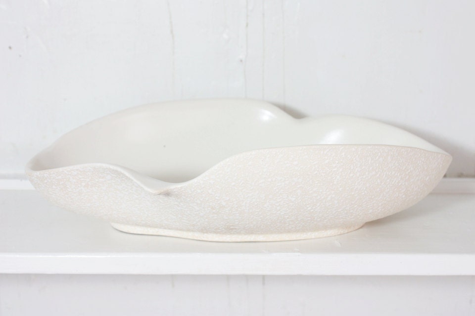 Vintage California Originals Planter: Retro Ceramic Flower Bowl, Decorative Dish with White Speckled Stucco Style Glaze