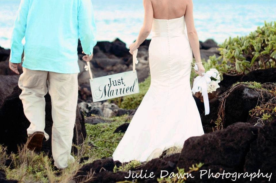 Sign, Just Married with Here Comes the Bride on the back side.  8 X 16 inches, 2-Sided. Wood Wedding Sign, Wedding Photo Prop, Bridal Sign.