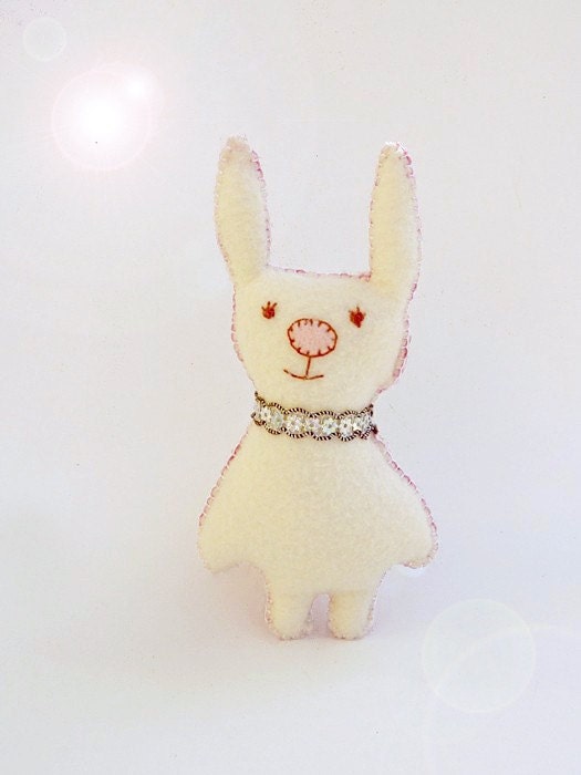 Guaranteed to Make you Smile Felt Bunnies- Flower necklace Bunny