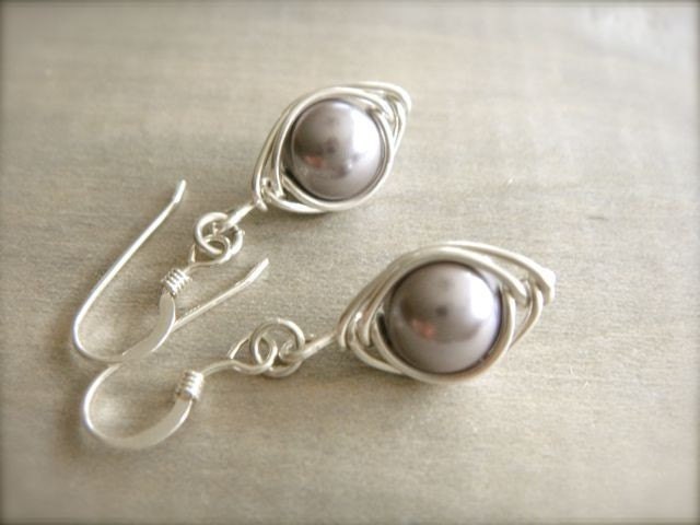 Mauve Pearl Herringbone Earrings