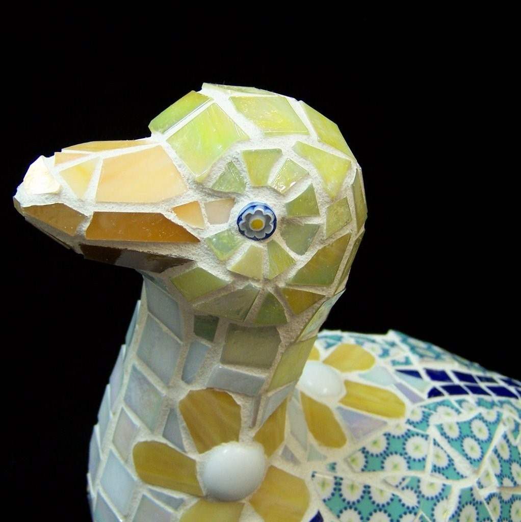 Daisy Duck Mosaic Garden or Indoor Accent  MOA5029