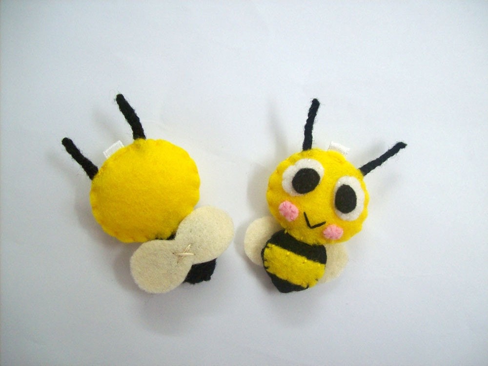Cute Insect Bee Keychain/Phone Charm/Magnet - Buzzie, Bebee