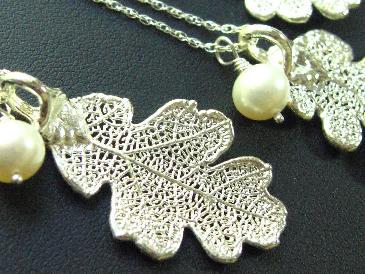 Wedding - THREE Bridesmaid Gift Necklaces - Real Oak Leaves - Silver - Pearls - -16" Sterling Silver Rope Chains