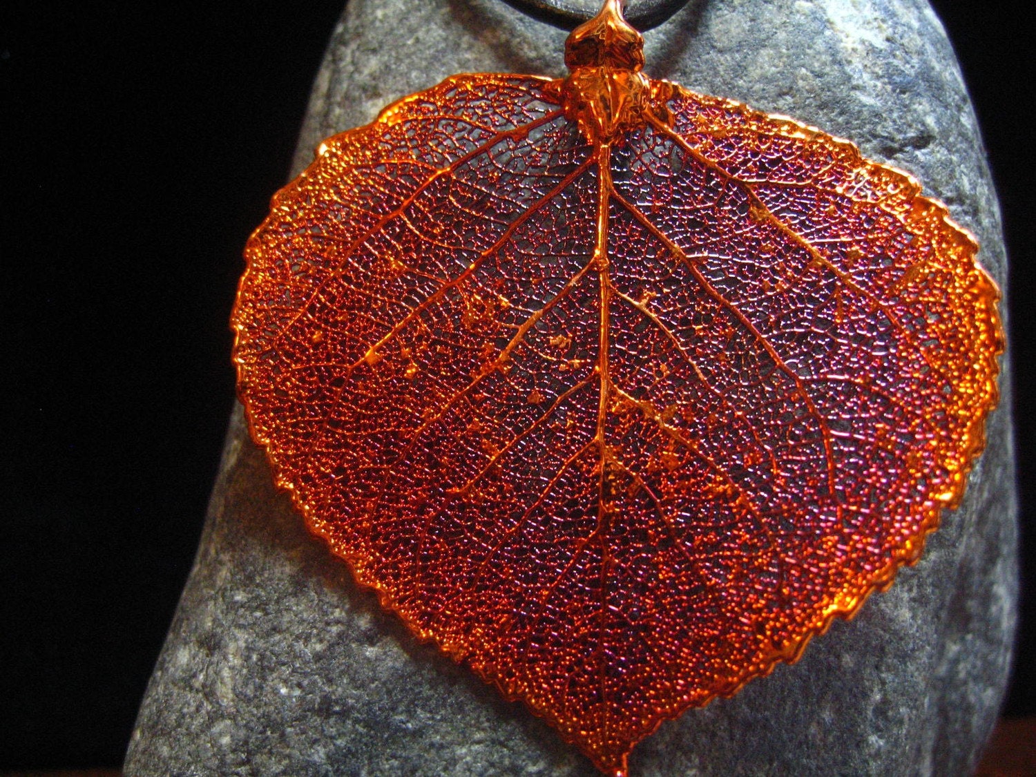 FREE SHIPPING - - REAL ASPEN LEAF IN IRIDESCENT COPPER - NECKLACE