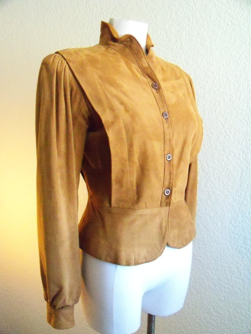 RESERVED vintage 80s does the 40s caramel suede jacket with peplum and insane tailored details