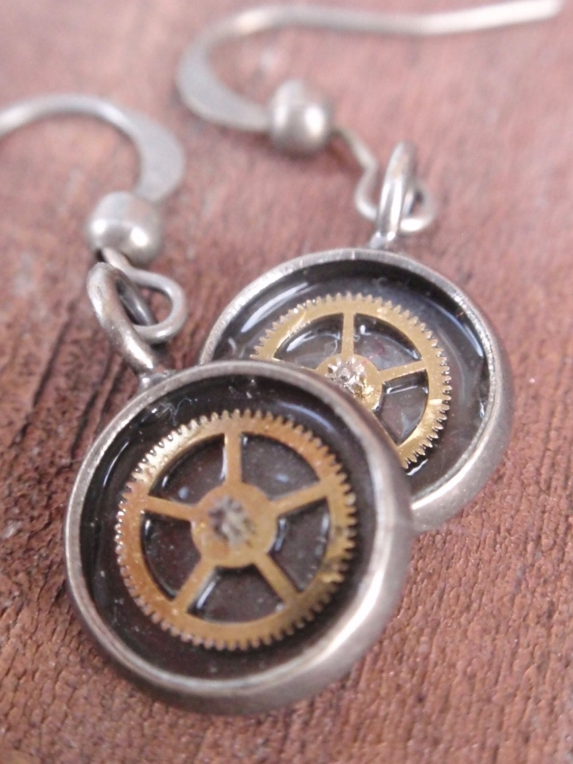 Gear Gearrings Dangle Earrings (Sounds of Steampunk) Neo Victorian