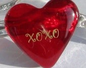 Facebook Offer Red Glass Hugs and Kisses Heart 1.5x1.5x.5 1.6oz