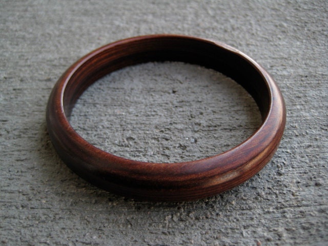 VINTAGE bangle bracelet carved hardwood excellent condition