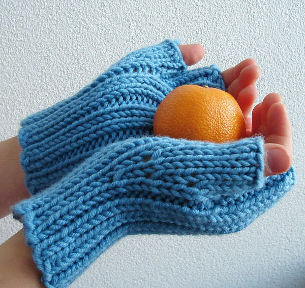 Knitting PATTERN - Childrens Fingerless Mittens