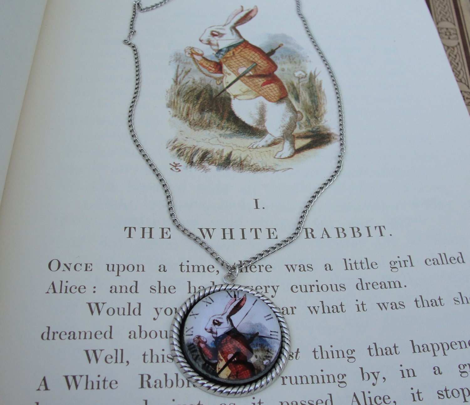 The White Rabbit silver necklace