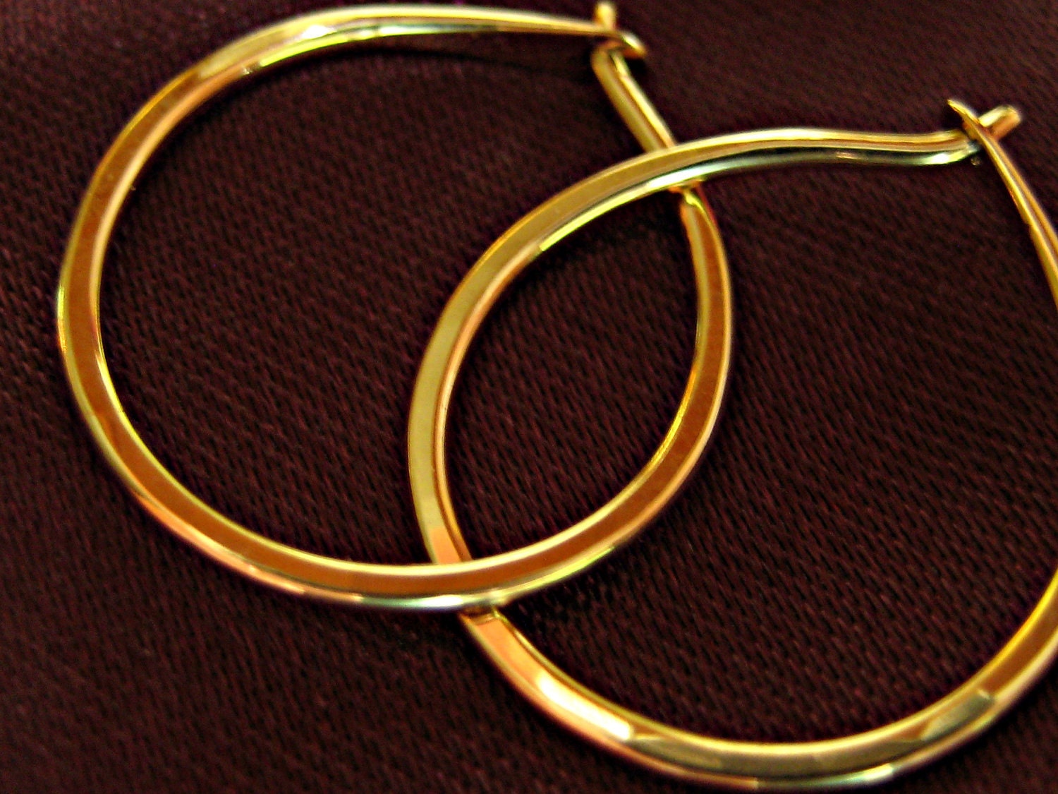 Classic 18kt Gold Hammered Hoop Earrings