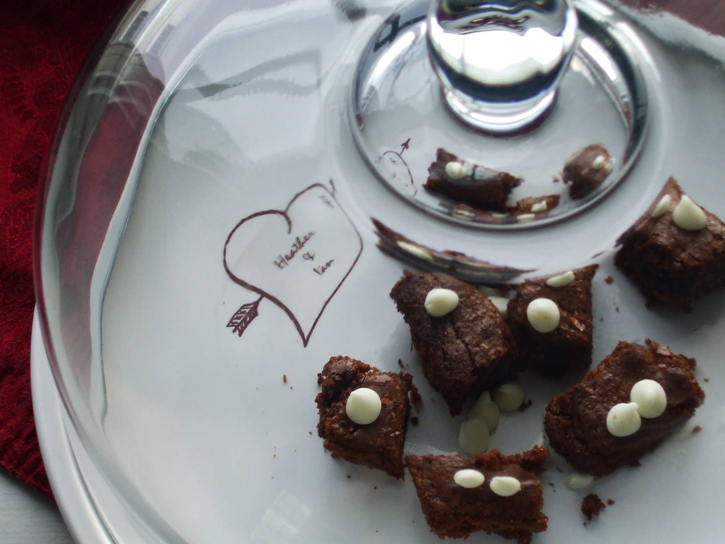 Wedding Gift, Personalized, Cake Plate, Custom Heart Cake Plate, Serving, Anniversary Gift, cake plate with dome
