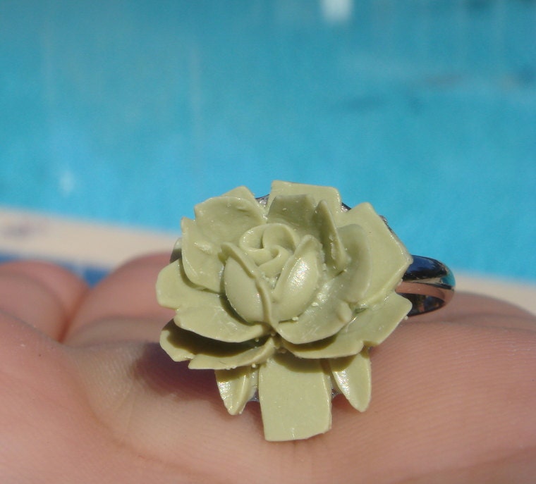 Green Rose with Adjustable Band