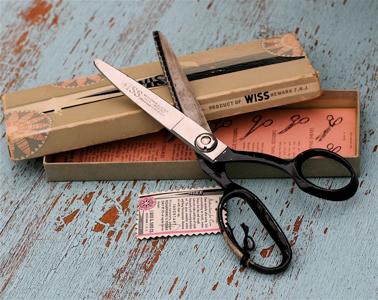 Vintage Wiss Pinking Shears in Original Box