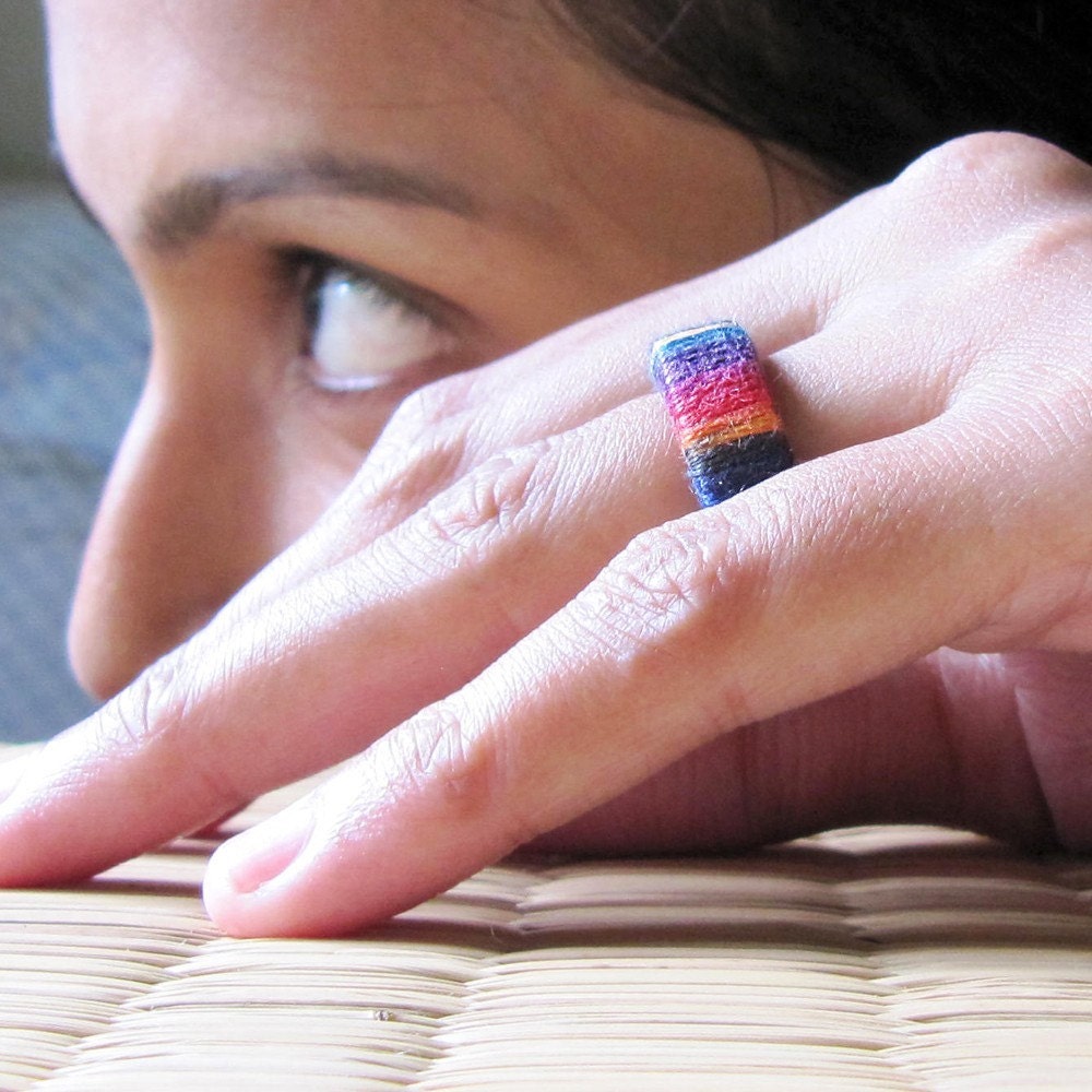 Colorful Ring - Thread jewelry - Happy jewelry - Tie dye, Hippie, Gypsy, Multicolor, colorful, Fuchsia pink, Violet, Purple, Yellow, Green