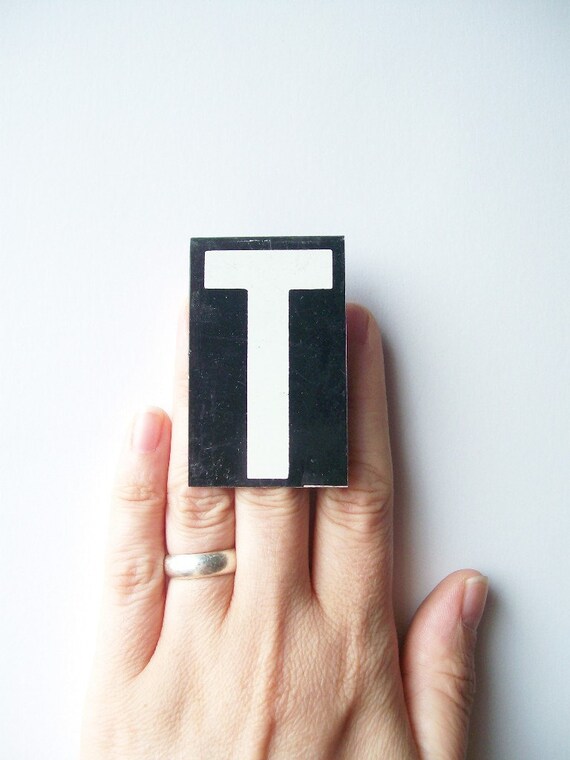 vintage letter T metal enamel sign personalized monogram initial text type font black & white industrial modern decor trends