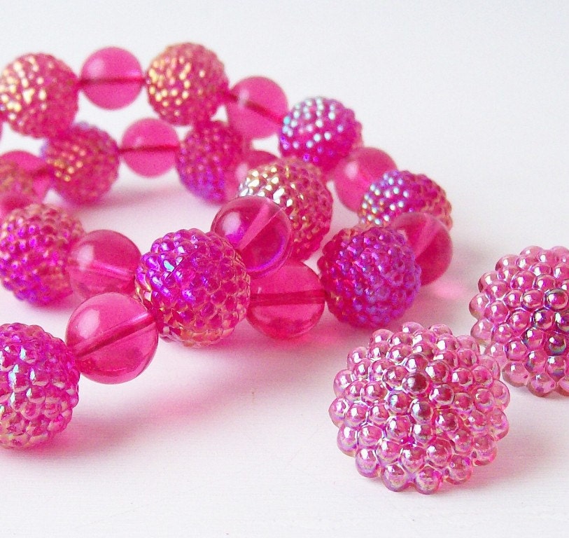 vintage avon jewelry set beaded necklace post earrings hot pink shimmer round raspberry beads retro fashion style accessory women