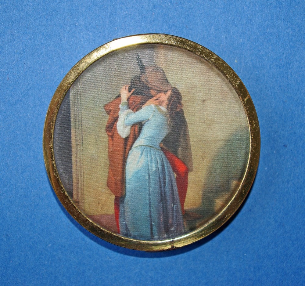 Mascot 1950s romantic print compact