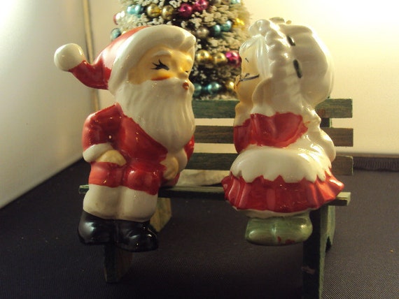 Vintage Lefton Kissing Mr And Mrs Santa Claus On Bench By Twojs 7123